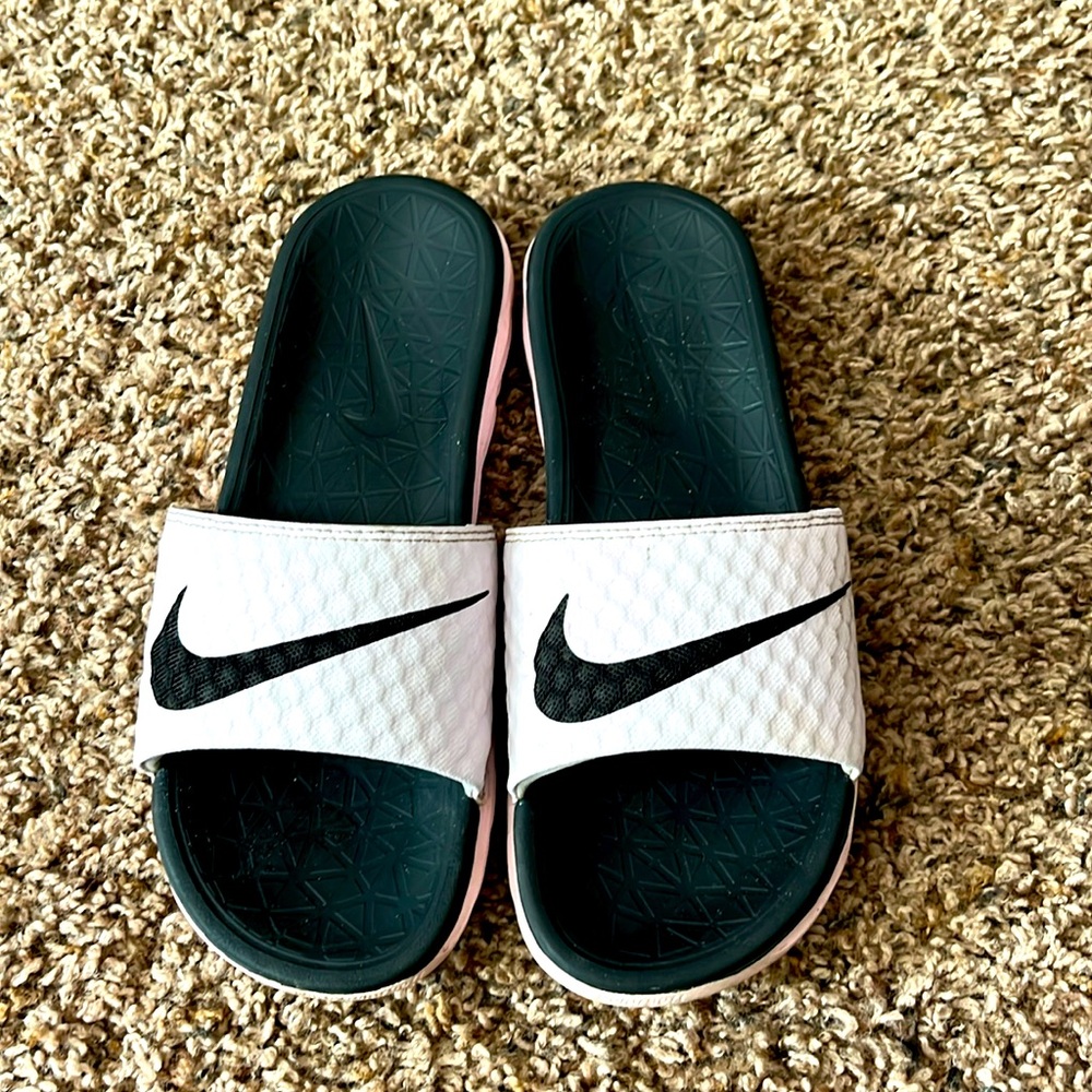 Nike pink slides